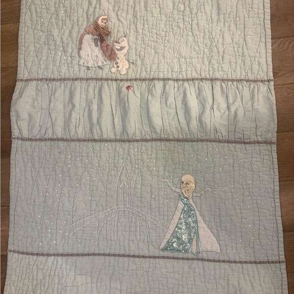 ❄️Pottery Barn Kids Disney "Frozen" Toddler/Crib Quilt❄️ - Picture 2 of 3